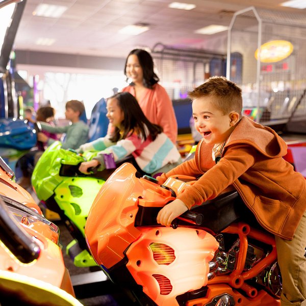 Chuck E. Cheese photo 4