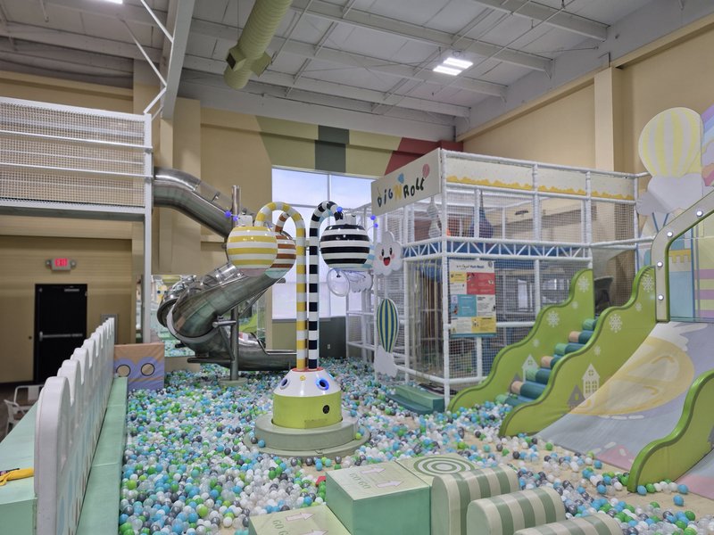 Dig 'N Roll Indoor Playground