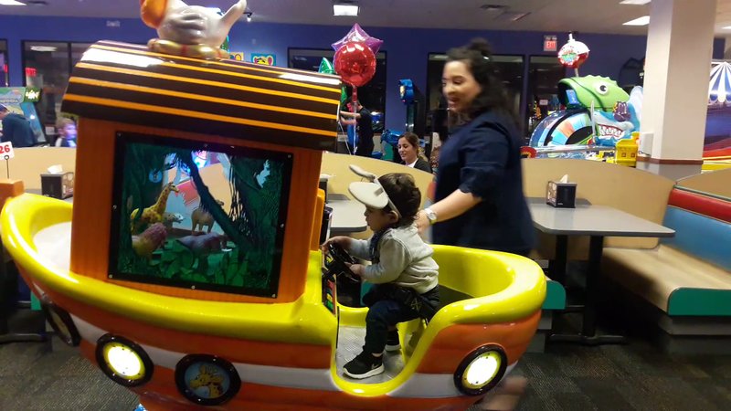 Chuck E. Cheese photo 2