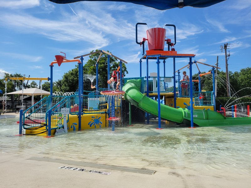 Frog Pond Water Park at Farmers Branch Aquatics Center photo 3