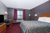 Days Inn Hotel & Governors' Waterpark, RV Park & Fitness Center photo 2