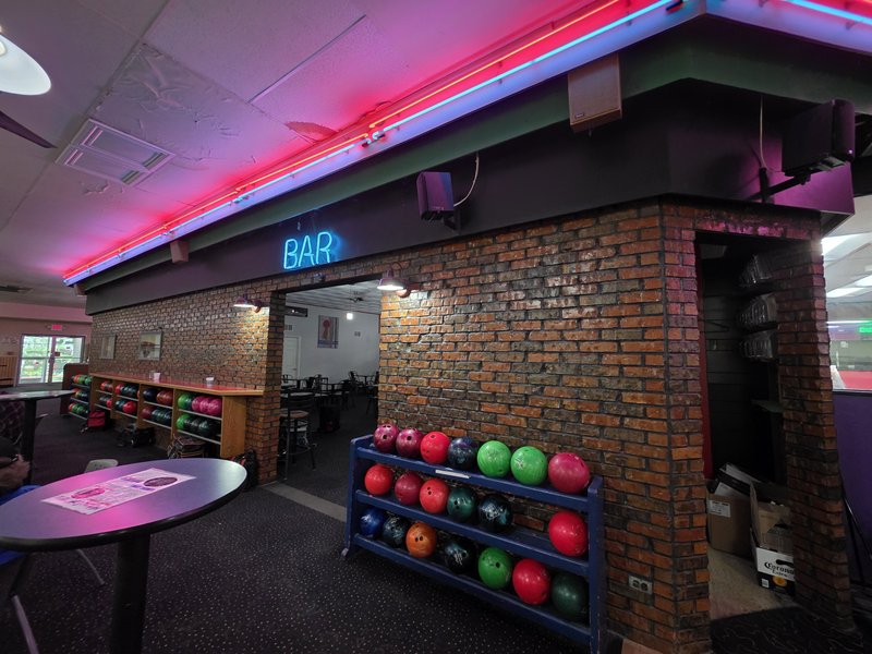Midway Lanes Family Entertainment Complex photo 5