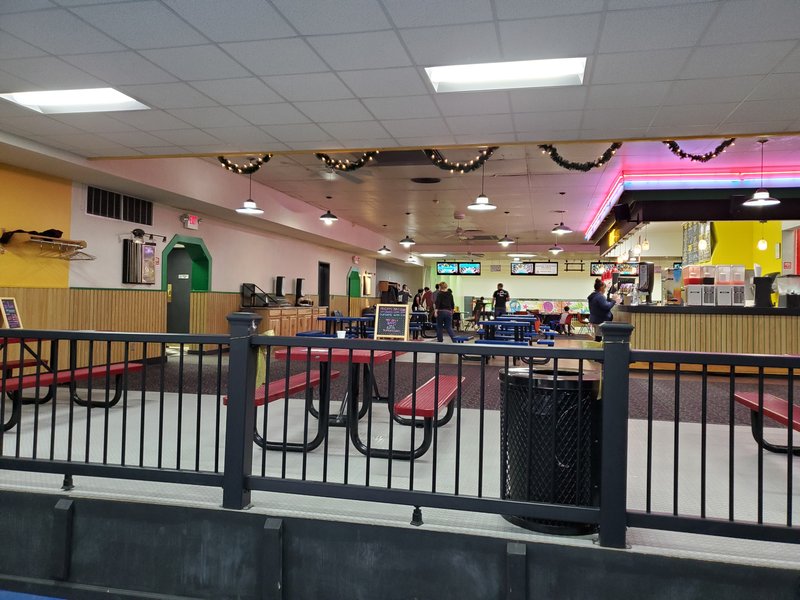 Midway Lanes Family Entertainment Complex photo 6