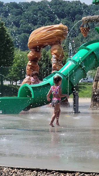 Sheltowee Falls Splash Pad photo 6