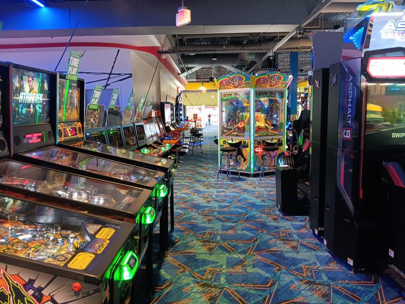 Round1 Bowling & Arcade Moreno Valley Mall