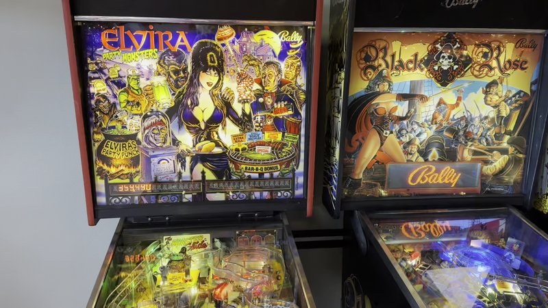 Special When Lit: Pinball Electro-cade photo 2