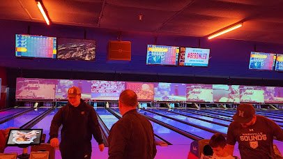 Lucky Strike Naperville photo 2