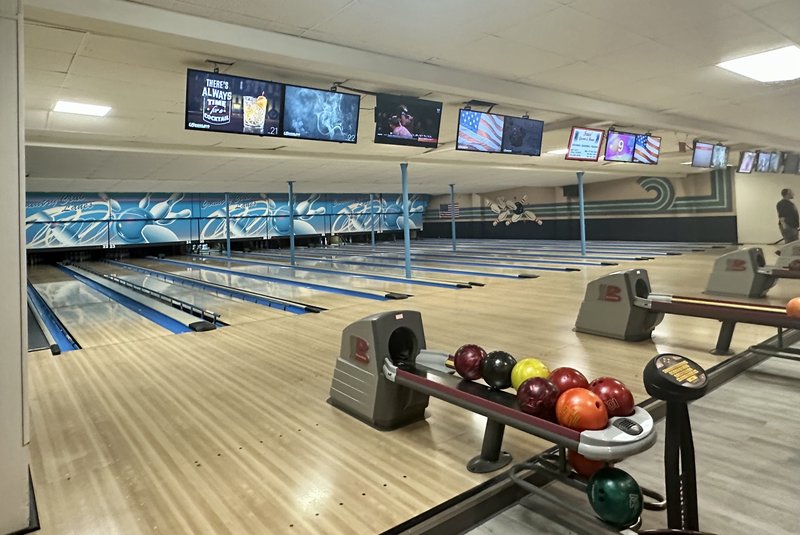 Country Club Lanes Ltd photo 3