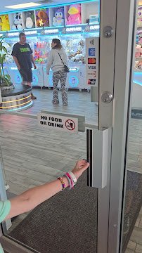 CLAW LAND photo 2