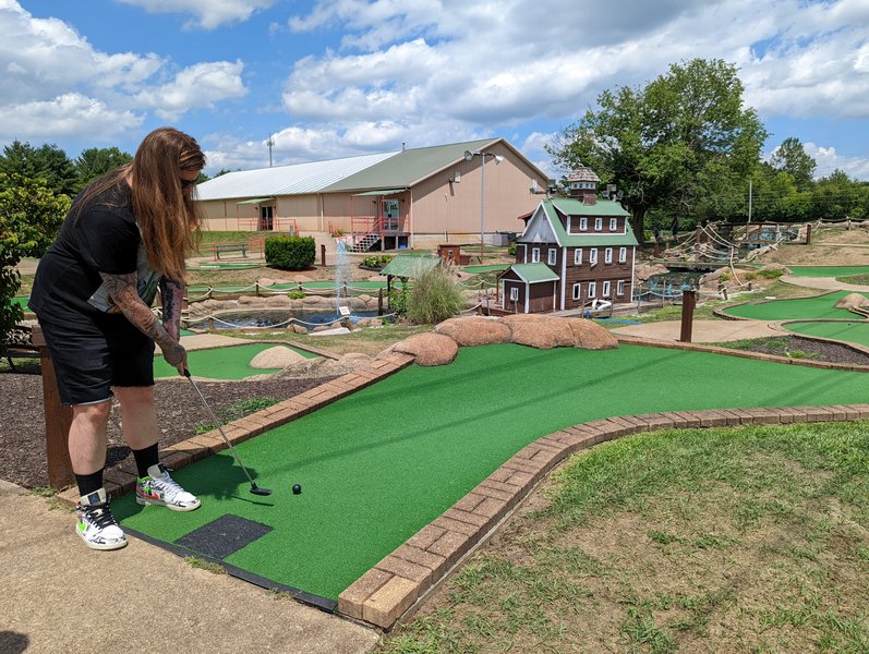 Bogey's Family Fun Center photo 4