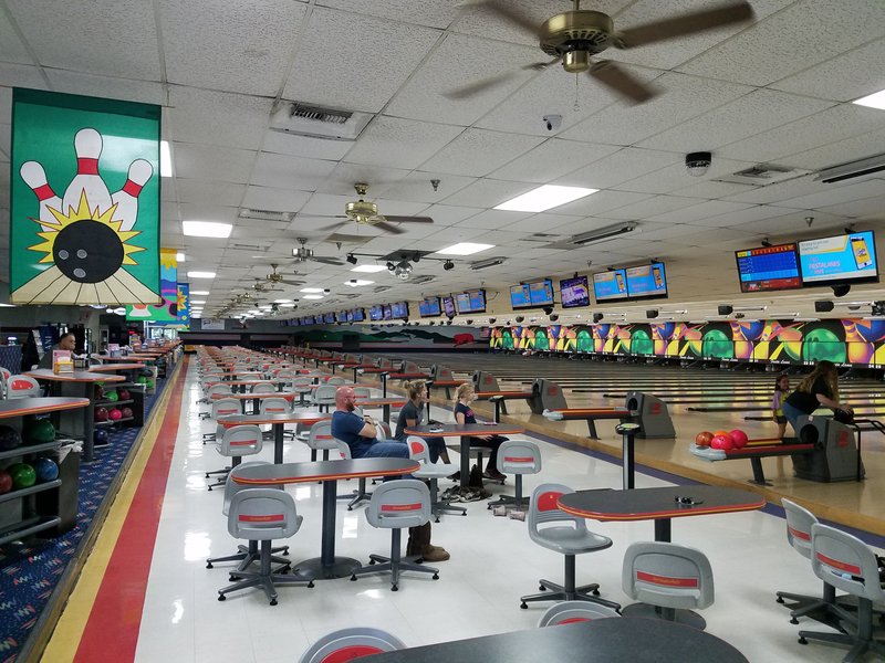 Fiesta Lanes Bowling Center photo 3