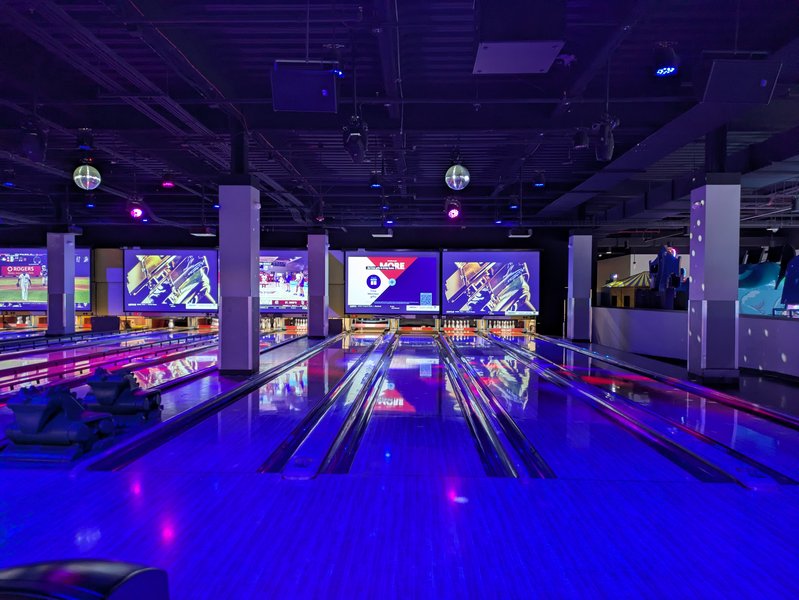 Round1 Bowling & Arcade Promenade Temecula photo 4