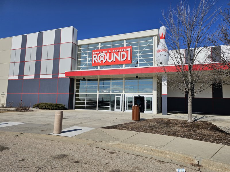 Round1 Bowling & Arcade - Gurnee photo 3