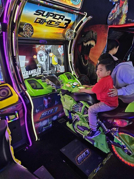 Fun Zone Arcade - Vacaville photo 6