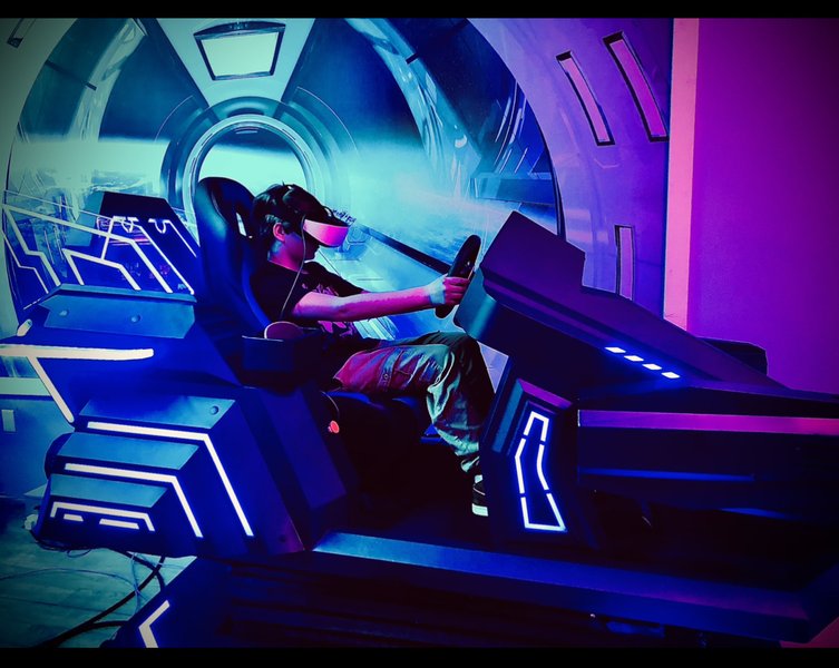Outer Limits VR Game Room photo 3