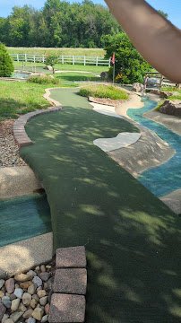 Putter’s Bay Miniature Golf photo 2