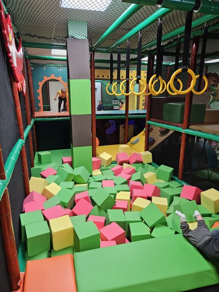 Jungle world indoorplayground photo 3