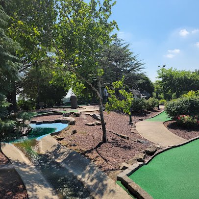 Lucky Strokes Golf & Grill