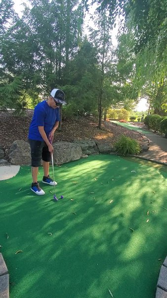Lucky Strokes Golf & Grill photo 2