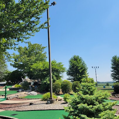 Lucky Strokes Golf & Grill photo 4