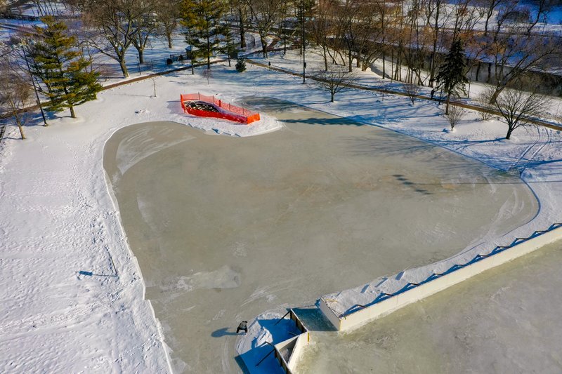 Centennial Park Ice Skating and Volleyball Basin photo 3