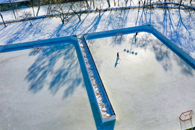 Centennial Park Ice Skating and Volleyball Basin photo 5