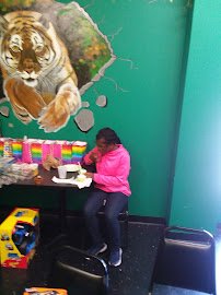 Urban Jungle photo 4