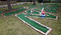 Twin Pines Country Club