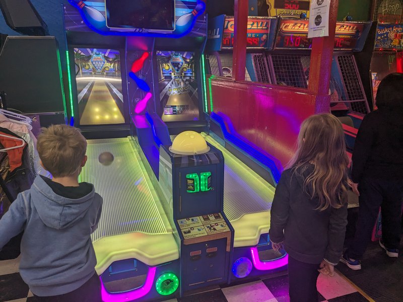 Rack N Roll Family Fun Center