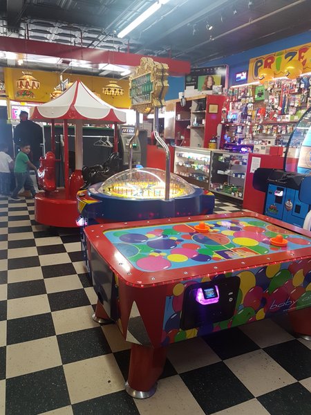 Rack N Roll Family Fun Center photo 5