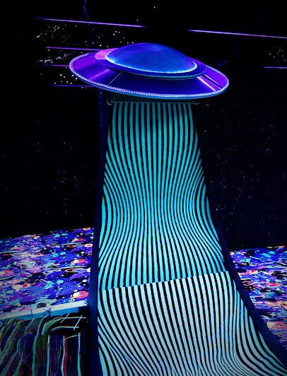 Trap Golf Blacklight Mini Golf photo 5