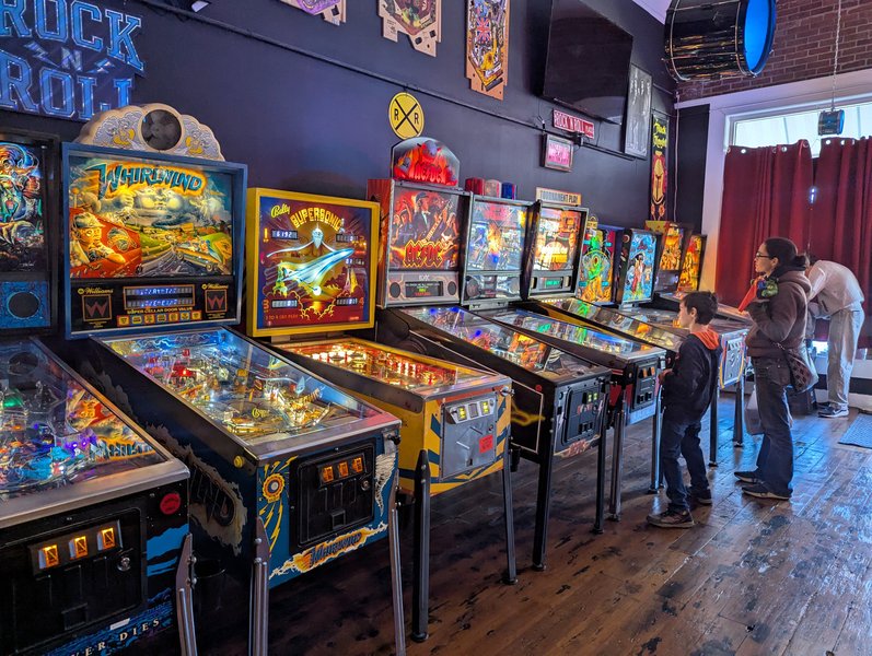 Rock 'N Roll Pinball photo 3