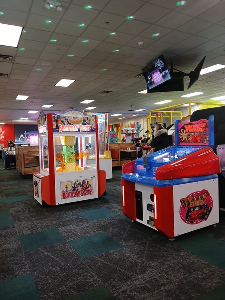 Chuck E. Cheese photo 3