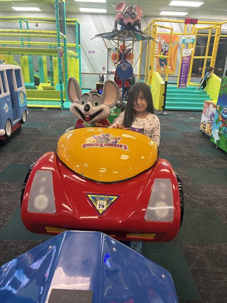 Chuck E. Cheese photo 4