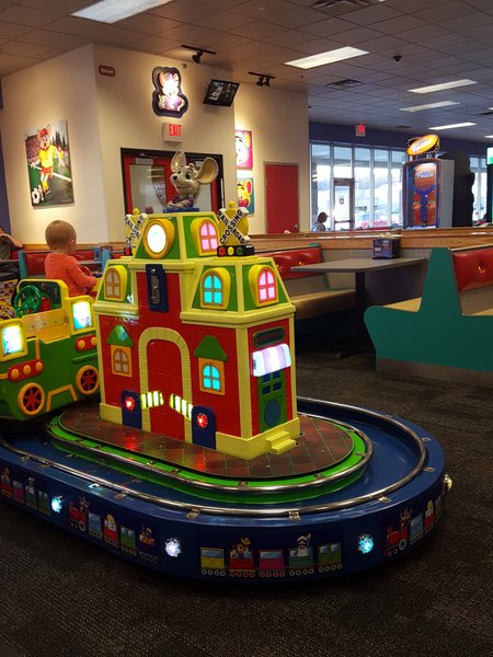 Chuck E. Cheese photo 4