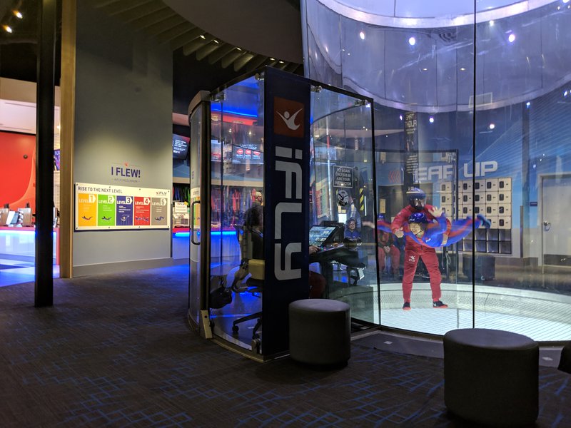 iFLY Indoor Skydiving - Chicago Lincoln Park photo 4