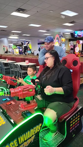 Chuck E. Cheese photo 2