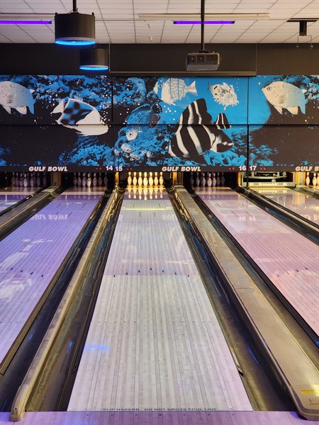 The Gulf Bowl Bowling Alley & Captain's Choice Seafood Restaurant photo 3
