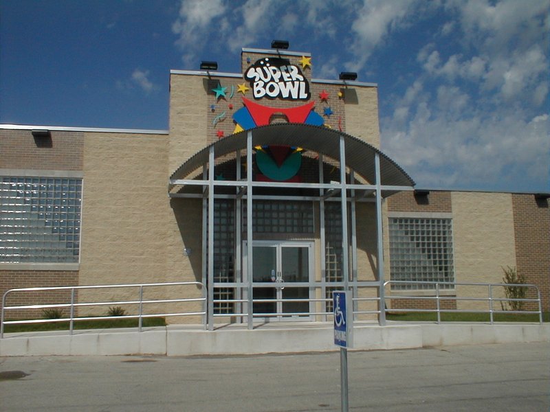 Super Bowl Family Entertainment Center photo 4