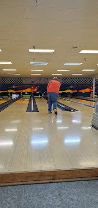 Jewel Lake Bowling Center photo 4