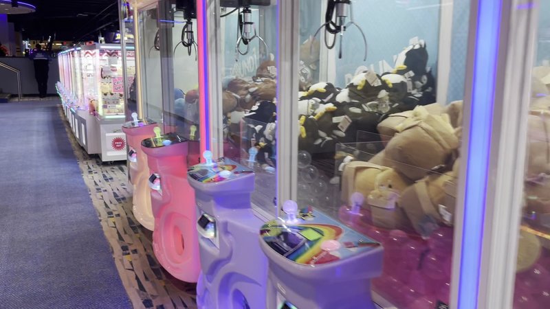 Round1 Bowling & Arcade Valley River Center photo 2