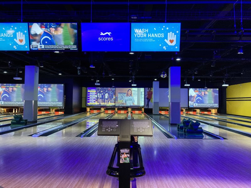 Round1 Bowling & Arcade Valley River Center photo 3