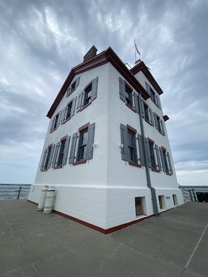 Lorain Harbor Lighthouse photo 3