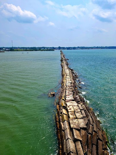 Lorain Harbor Lighthouse photo 4