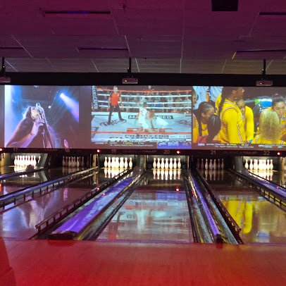 Lucky Strike Garland photo 3