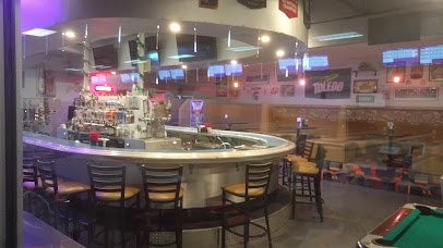 Bowlero Lanes Fun Center photo 6