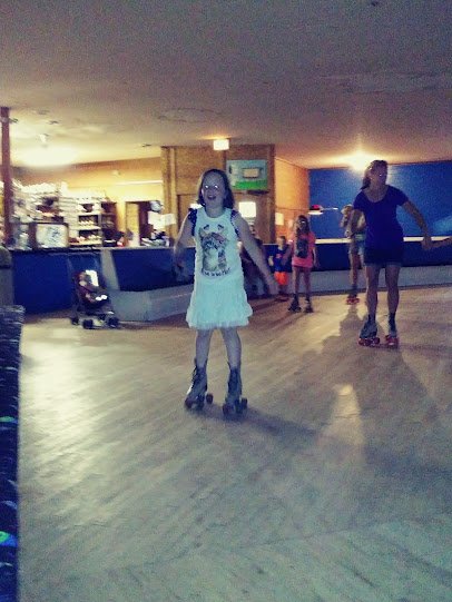 Spinning Wheels Skating photo 6