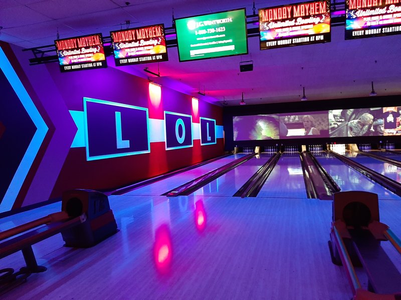 Bowlero Mount Prospect