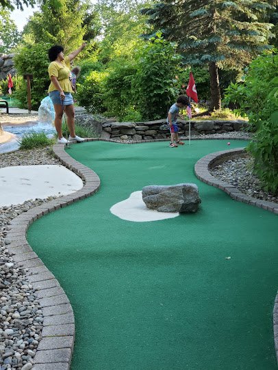 Mulligan's Miniature Golf photo 3