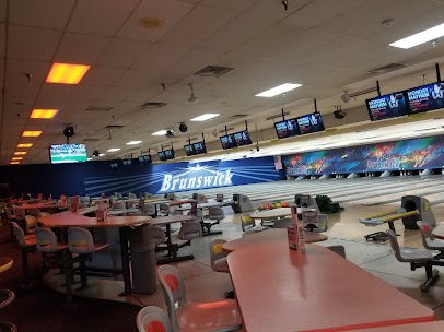 Bowlero Palmdale photo 4